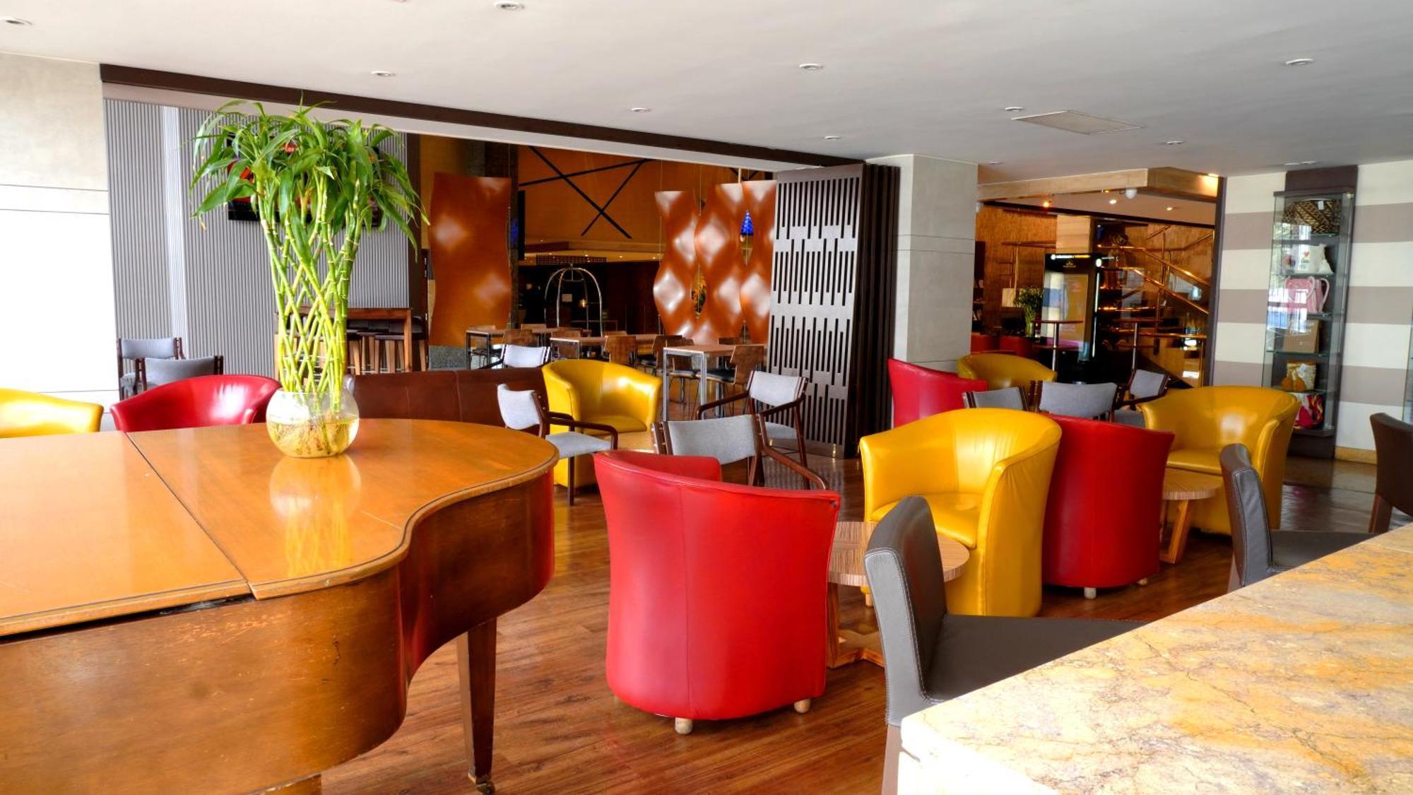 Bogota Plaza Hotel Kültér fotó The interior of the lounge