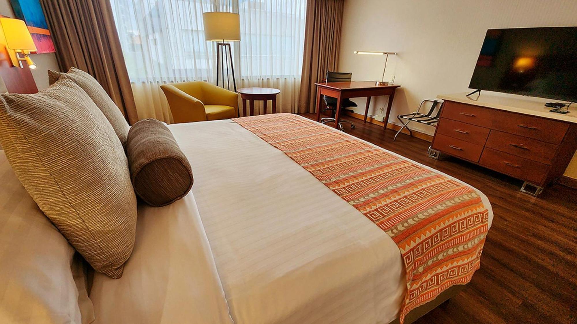 Bogota Plaza Hotel Kültér fotó A bed runner