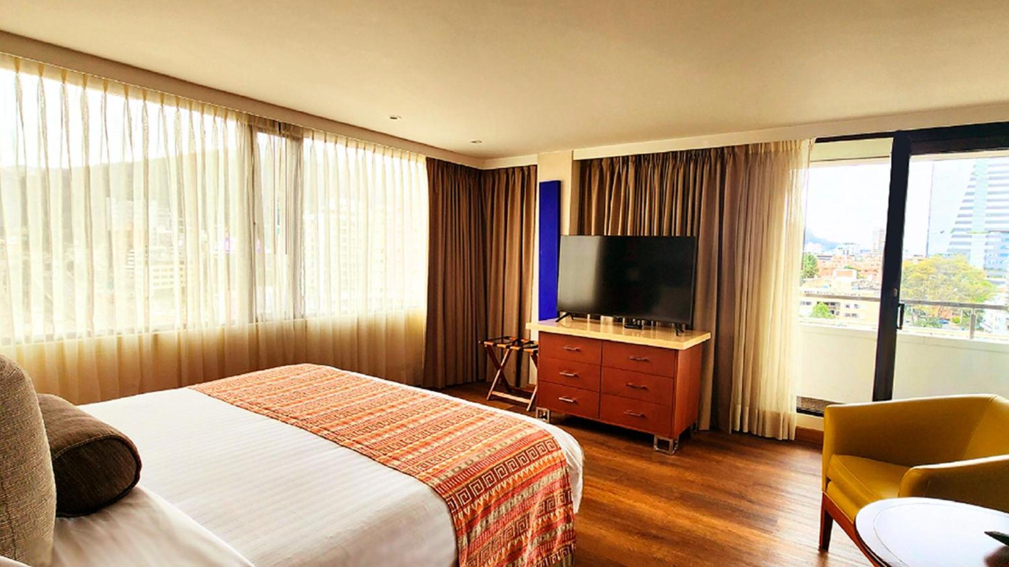 Bogota Plaza Hotel Kültér fotó A bedroom at the hotel