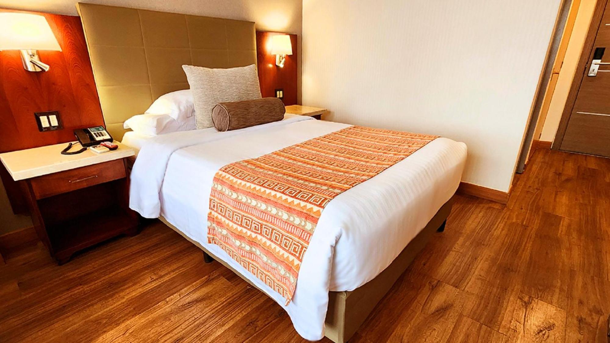 Bogota Plaza Hotel Kültér fotó A bed runner